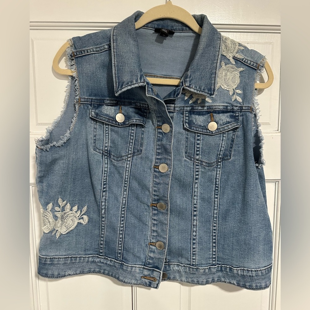 a.n.a Blue Jean Jacket with White Floral Embroidery